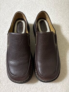 NWOT Alpine Design Brown Leather Men’s Slip-On Loafers Size 6.5